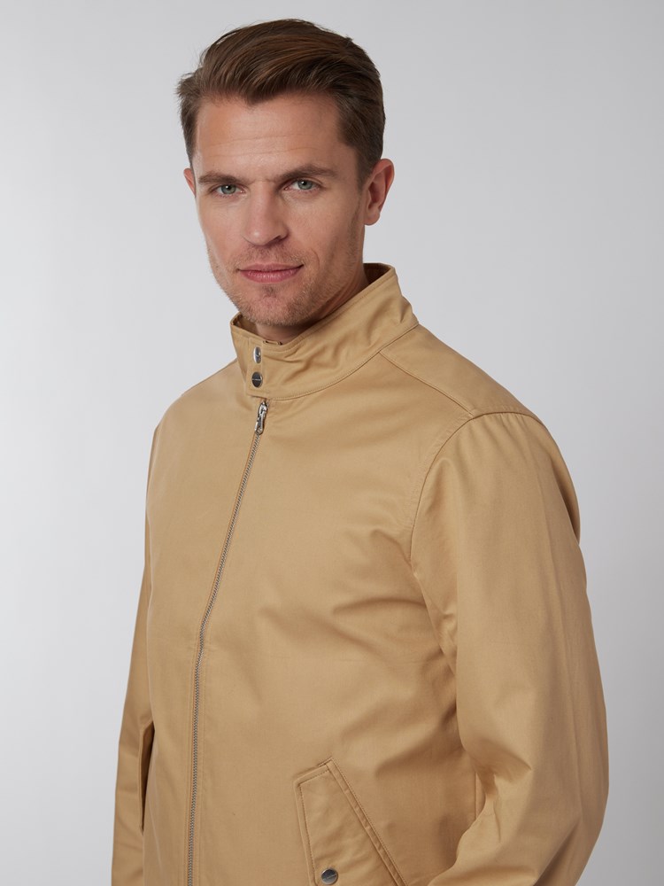Valentino jakke 7249571_AAO-MRCAPUCHIN-S22-Modell-Front_chn=vic_9649_Valentino jakke AAO.jpg_Front||Front