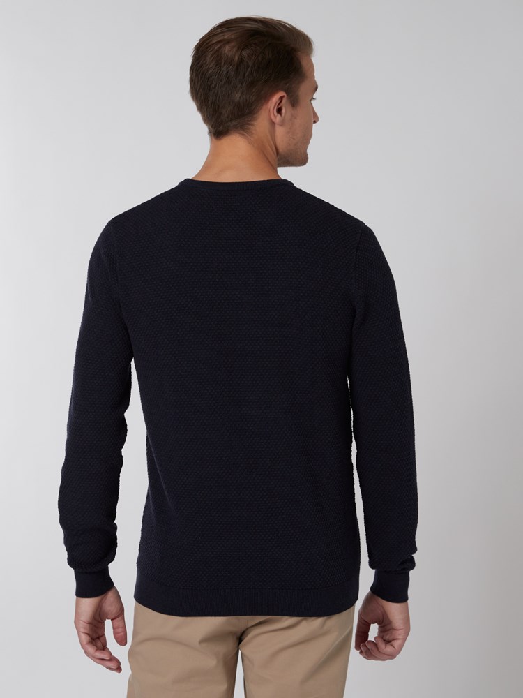 Theo genser 7249598_EM6-VESB-S22-Modell-Back_chn=vic_8657.jpg_Back||Back