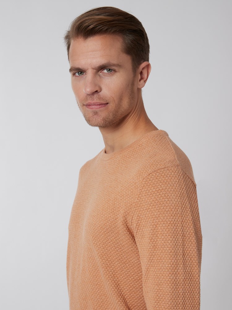 Theo genser 7249598_MMR-VESB-S22-Modell-Right_chn=vic_9166.jpg_Right||Right