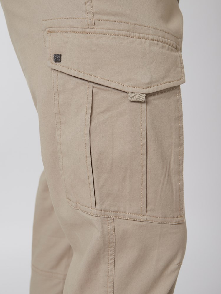 Cargo stretch pant 7249644_I4Y-HENRYCHOICE-S22-Modell-Front_chn=vic_9582_Cargo stretch pant I4Y.jpg_Front||Front