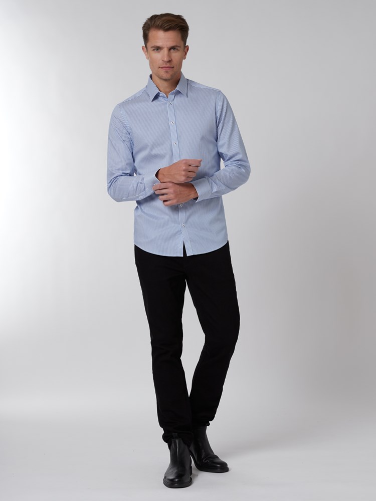 Banda skjorte 7249666_E8Q-MARIOCONTI-S22-Modell-Front_chn=vic_548.jpg_Front||Front