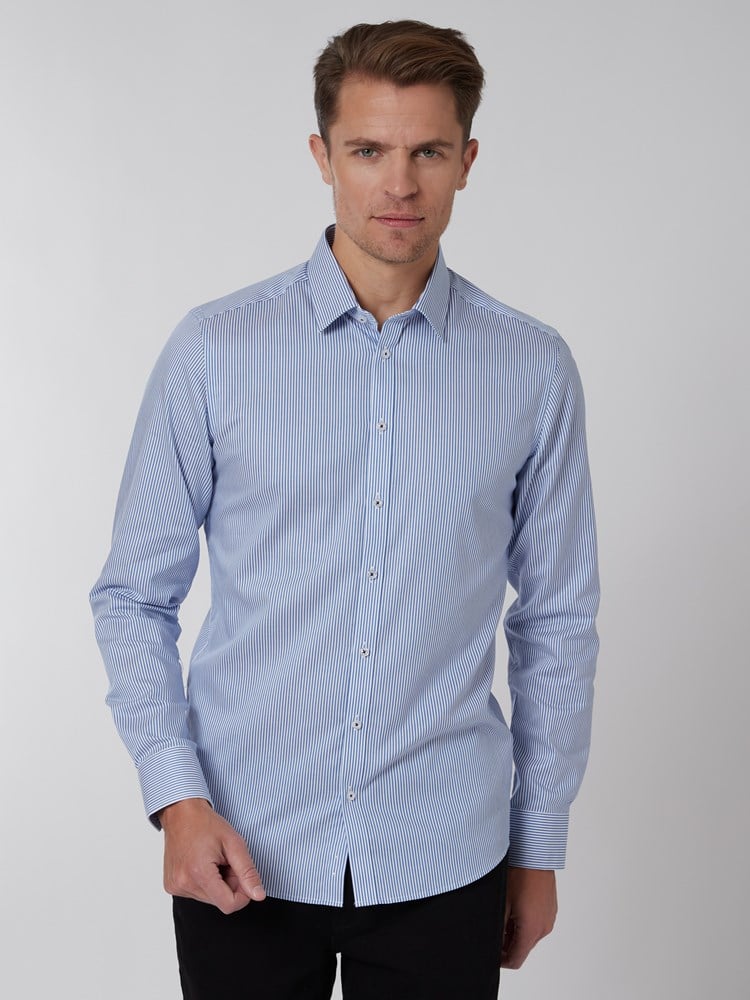 Banda skjorte 7249666_E8Q-MARIOCONTI-S22-Modell-Front_chn=vic_5706.jpg_Front||Front