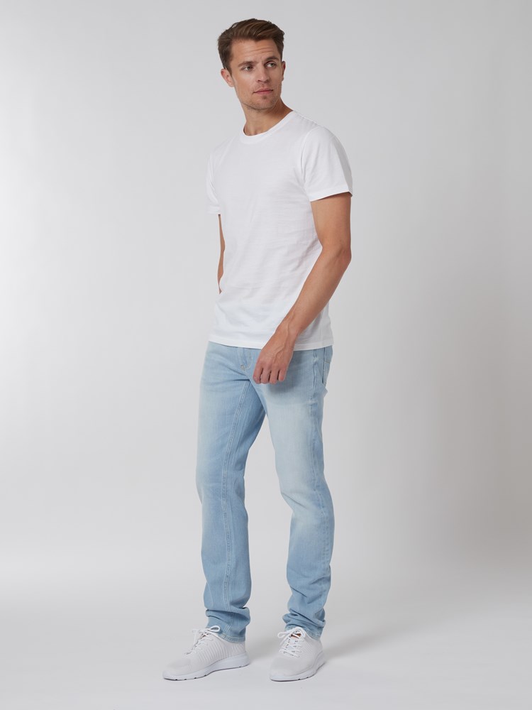 Slim Bill comfort jeans 7249682_DAH-HENRYCHOICE-S22-Modell-Front_chn=vic_8011_Slim Bill comfort jeans DAH_Slim Bill comfort jeans DAH 7249682.jpg_Front||Front
