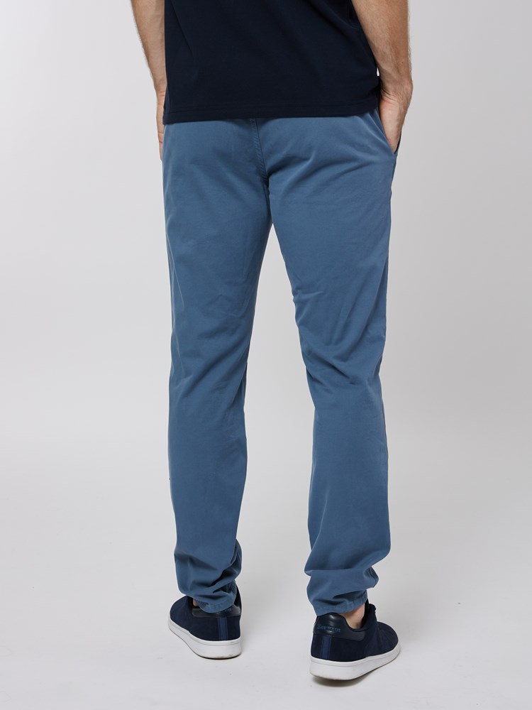 Aron chinos 7249730 EHI 12.jpg_