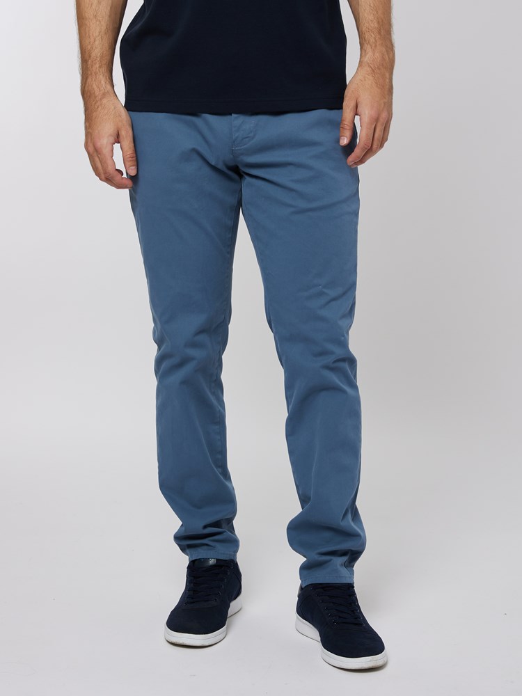 Aron chinos 7249730 EHI 7.jpg_
