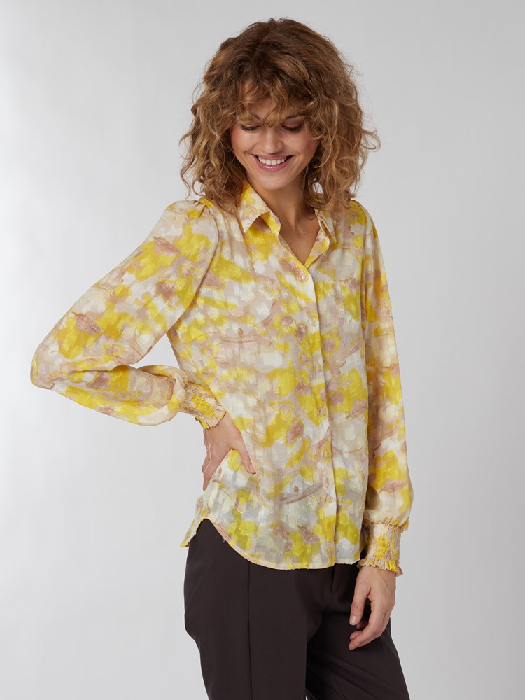 Martha skjorte 7249884_200-IN WEAR-S22-Modell-Front_chn=vic_4956_Martha skjorte 200.jpg_Front||Front