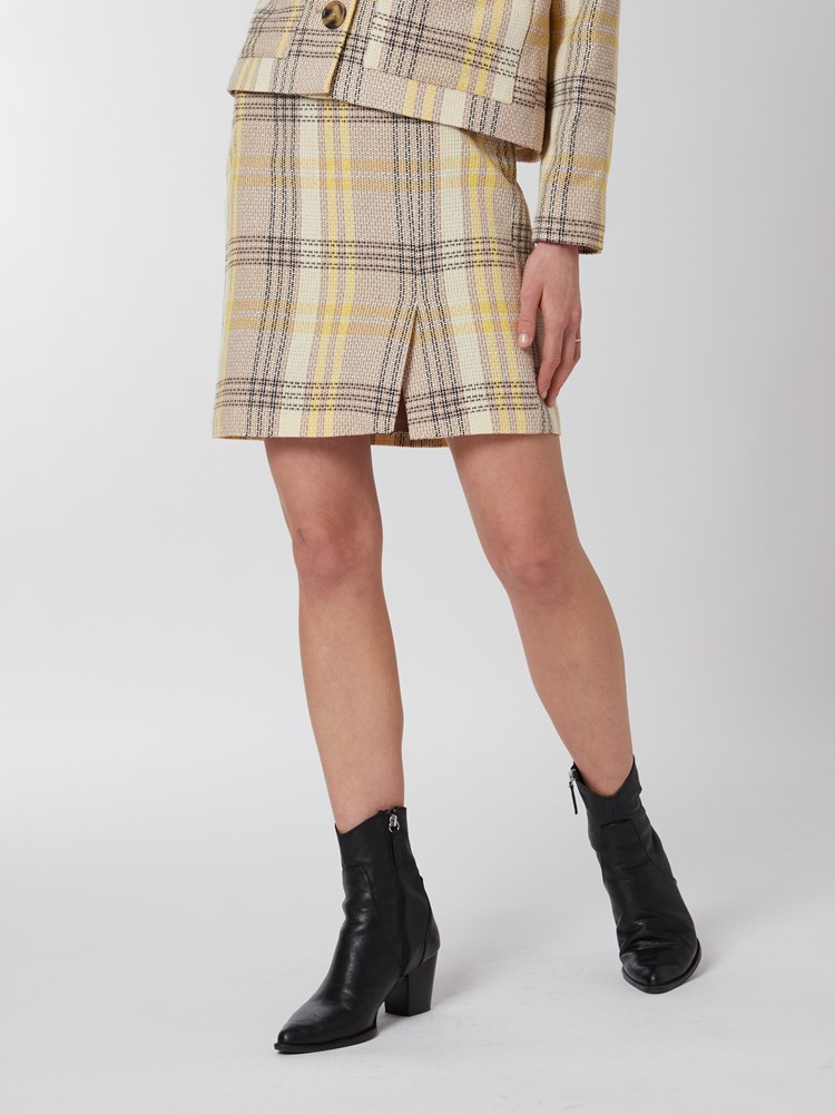 Perle skjørt 7249887_I2M-IN WEAR-S22-Modell-Front_chn=vic_6398_Perle skjørt I2M 7249887.jpg_Front||Front