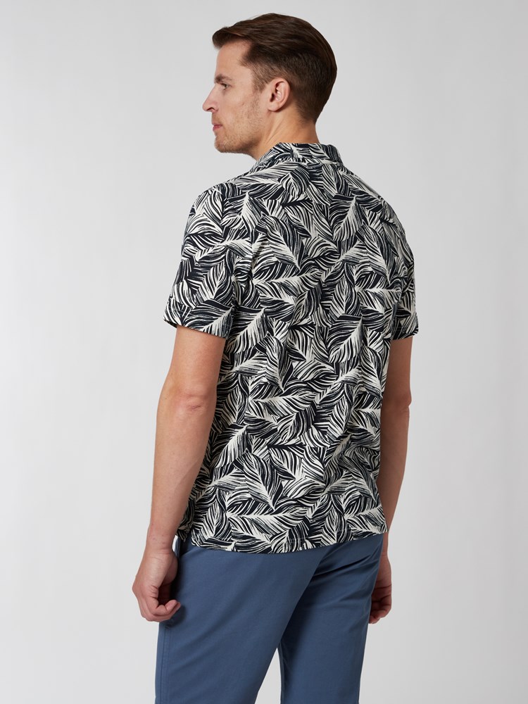 Alonzo printed polo t-skjorte 7249908_C27-MRCAPUCHIN-H22-Modell-Back_chn=vic_1756_Alonzo printed polo t-skjorte C27.jpg_Back||Back