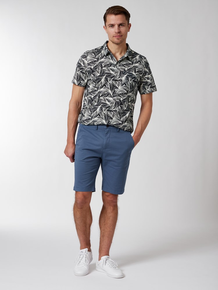 Crew chino shorts 7249913_EPF-MRCAPUCHIN-H22-Modell-Front_chn=vic_7770_Crew chino shorts EPF.jpg_Front||Front