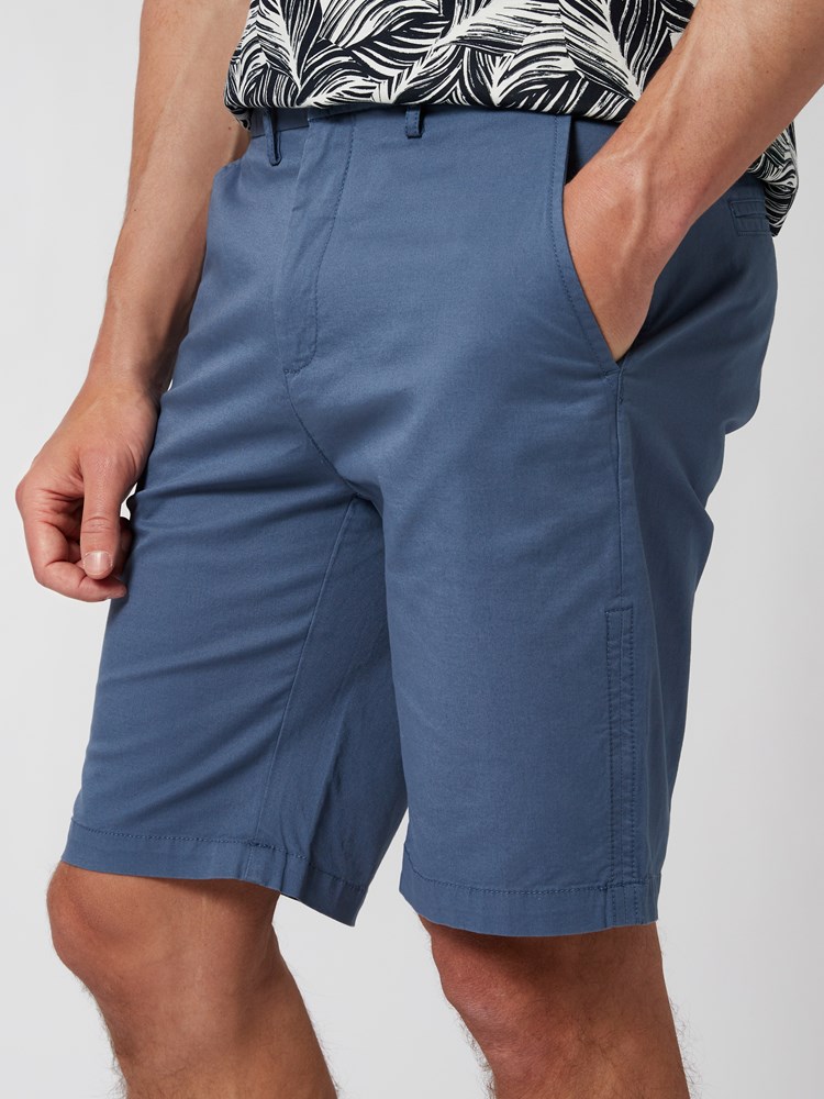 Crew chino shorts 7249913_EPF-MRCAPUCHIN-H22-Modell-Front_chn=vic_9499_Crew chino shorts EPF.jpg_Front||Front