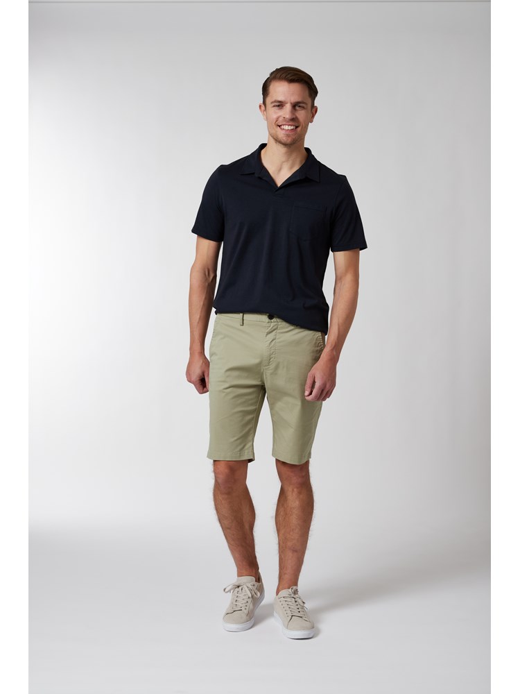 Crew chino shorts 7249913_I4V-MRCAPUCHIN-H22-Modell-Front_chn=vic_887_Crew chino shorts I4V.jpg_Front||Front
