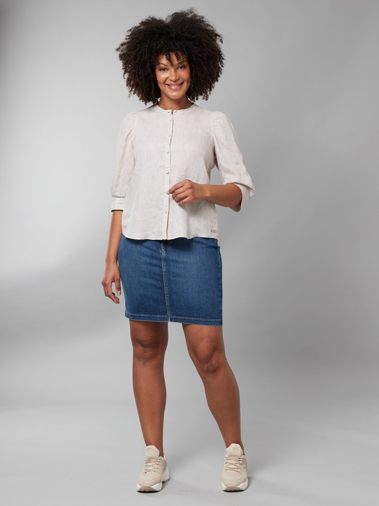 Lisa linbluse 7249977_I4Y-JEANPAUL-H22-Modell-Front_7480_Lisa linbluse I4Y_Lisa linbluse I4Y 7249977.jpg_Front||Front