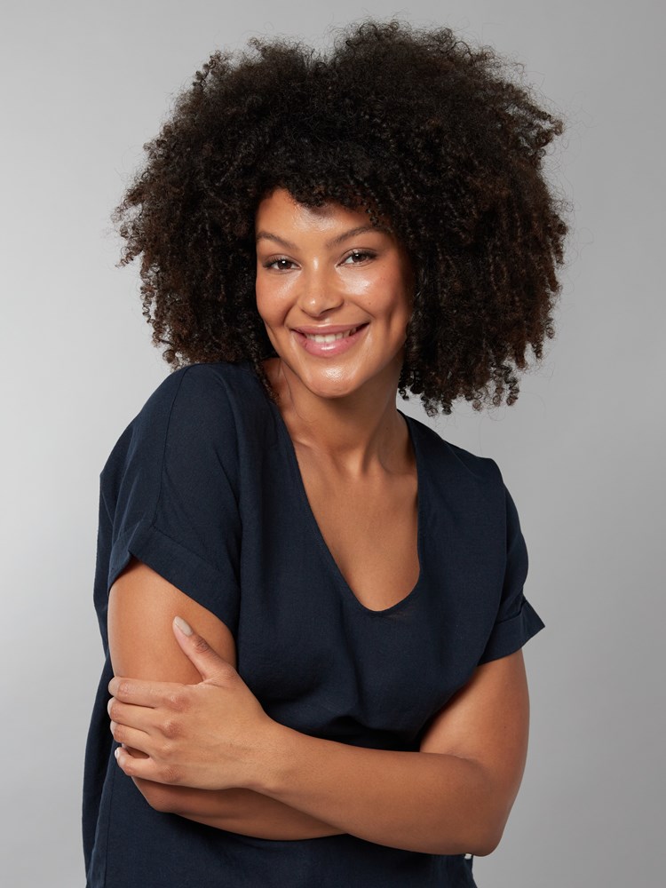 Chantelle linbluse 7249979_EM6-JEANPAUL-H22-Modell-Front_1037_Chantelle linbluse EM6_Chantelle linbluse EM6 7249979.jpg_Front||Front