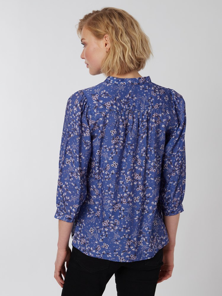Amy bluse 7250097_MRD-RICCO VERO-S22-Modell-Back_chn=vic_3450_Amy bluse MRD_Amy bluse MRD 7250097.jpg_Back||Back