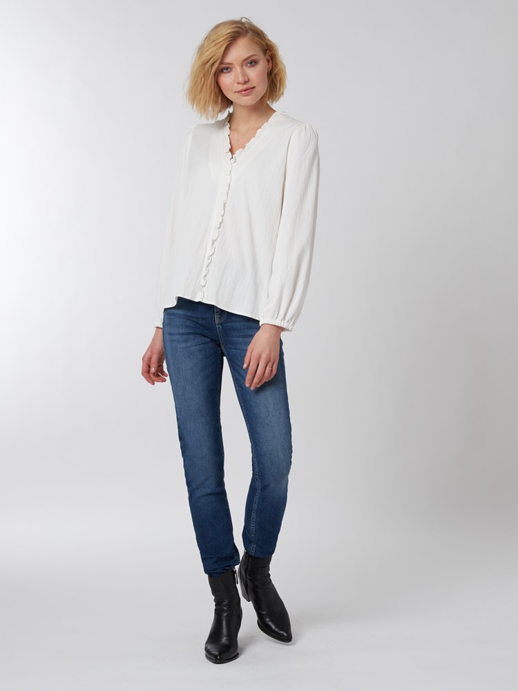 Veronika bluse 7250098_O79-RICCO VERO-S22-details_chn=vic_689_Veronika bluse O79 7250098.jpg_