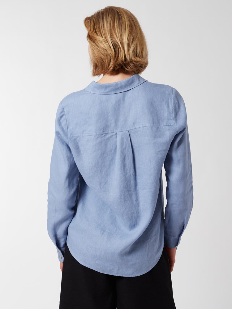 Clarita linskjorte 7250419_ECL-BLU-H22-Modell-Front_chn=vic_6993_Clarita linskjorte ECL 7250419.jpg_Front||Front