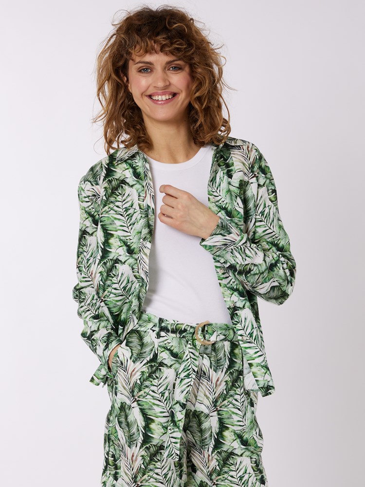 Clarita linskjorte 7250419_GEH-BLU-H22-Modell-Front_chn=vic_5906_Clarita linskjorte GEH 7250419.jpg_Front||Front