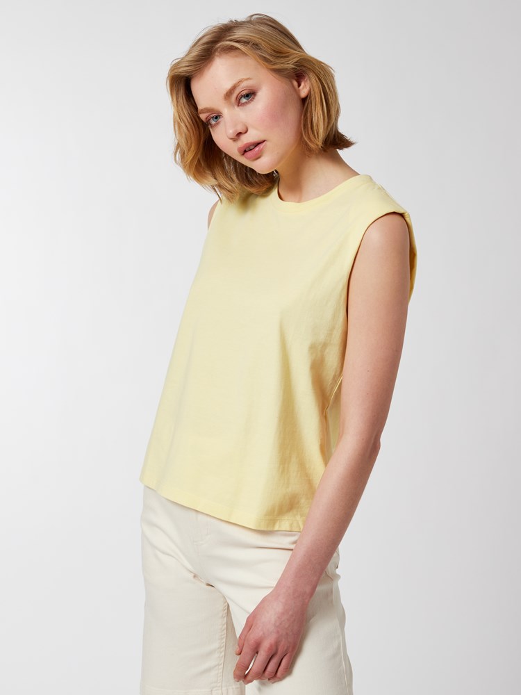 Ellie singlet 7250464_Q89-BLU-H22-Modell-Front_chn=vic_5450_Ellie singlet Q89 7250464.jpg_Front||Front