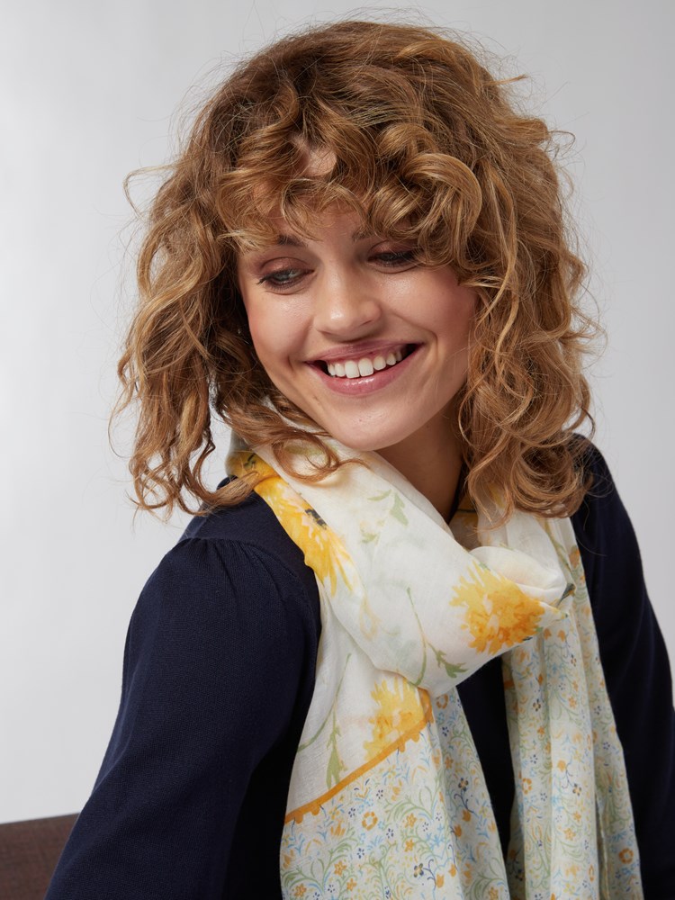 Mellow skjerf 7250484_Q0F-MELL-S22-Modell-Front_chn=vic_868_Mellow skjerf Q0F 7250484.jpg_Front||Front
