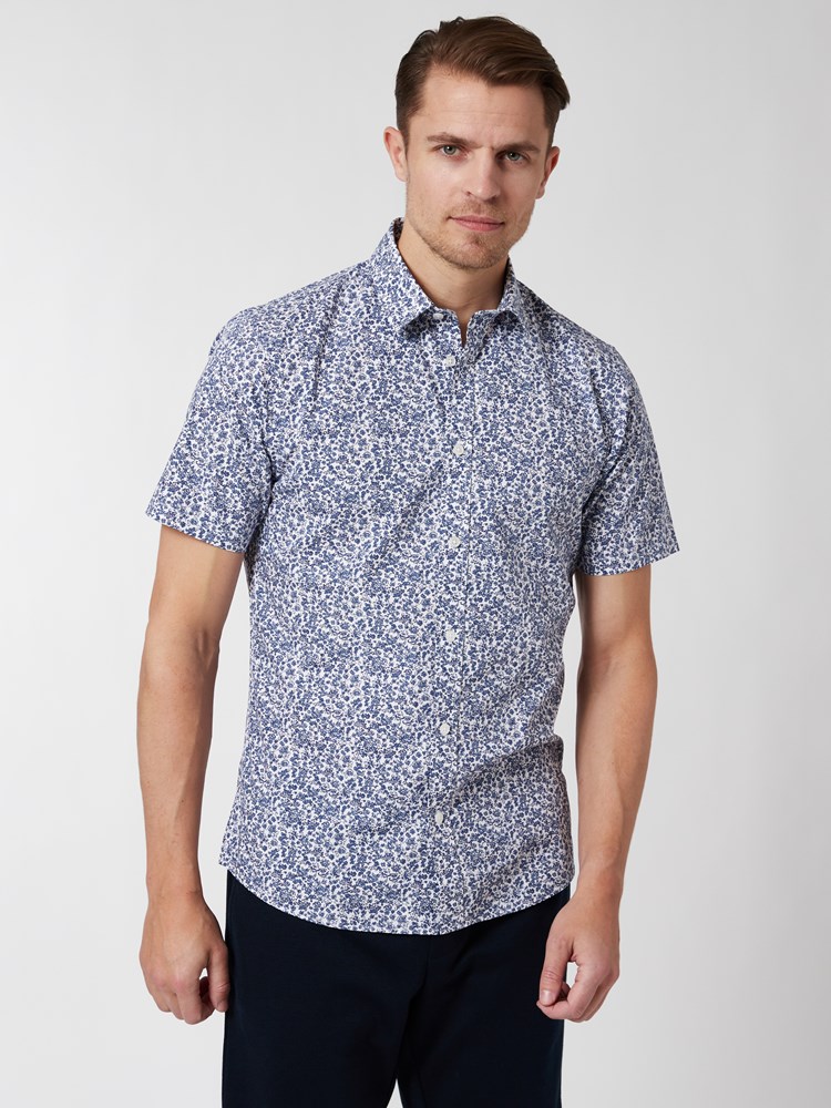 Santo skjorte 7250492_O68-VESB-H22-Modell-Front_chn=vic_1978.jpg_Front||Front