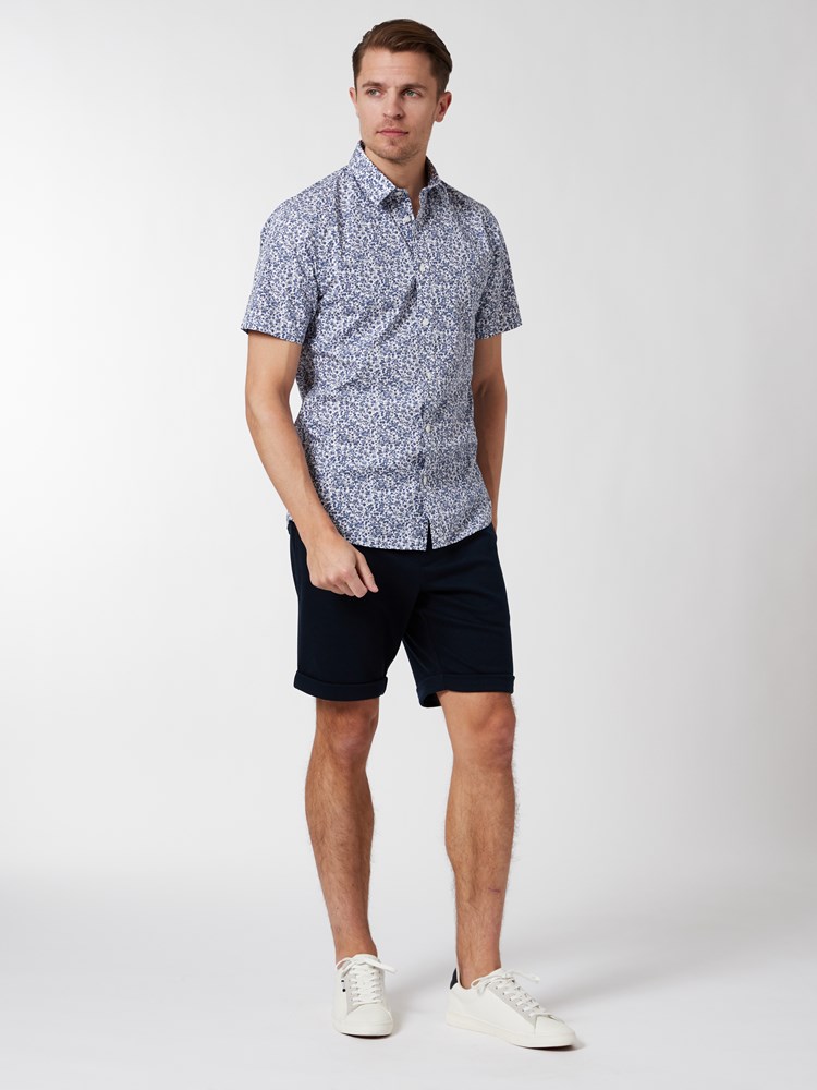 Santo skjorte 7250492_O68-VESB-H22-Modell-Front_chn=vic_3376.jpg_Front||Front