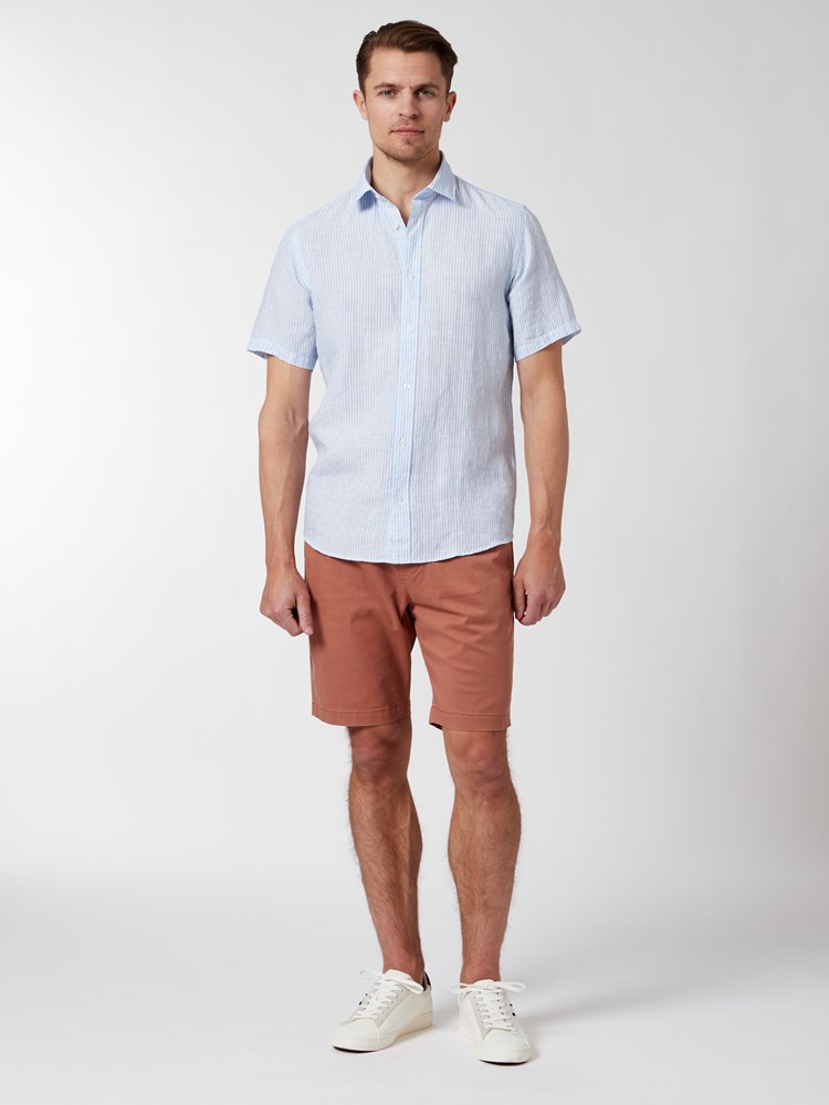 Carter linskjorte 7250493_E9N-VESB-H22-Modell-Front_chn=vic_1043.jpg_Front||Front