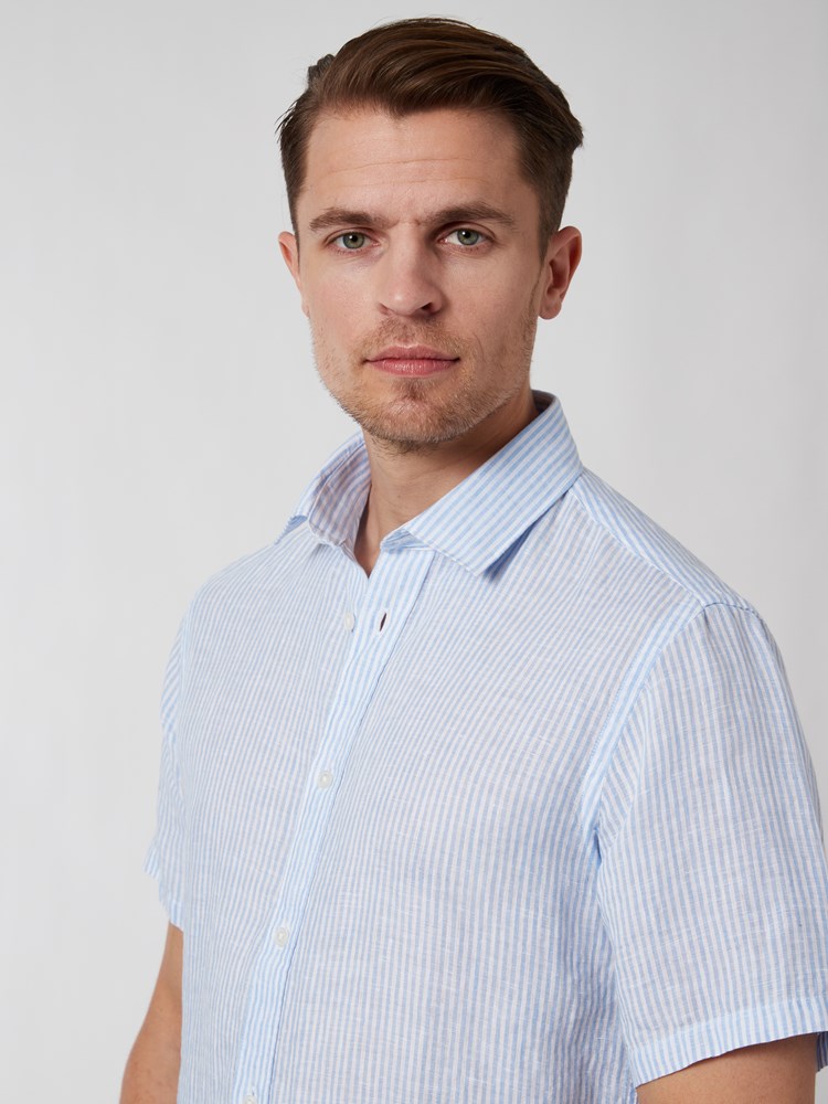 Carter linskjorte 7250493_E9N-VESB-H22-Modell-Front_chn=vic_2403.jpg_Front||Front