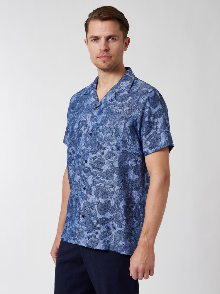 Daniel skjorte 7250495_EEK-VESB-H22-Modell-Front_chn=vic_3138.jpg_Front||Front