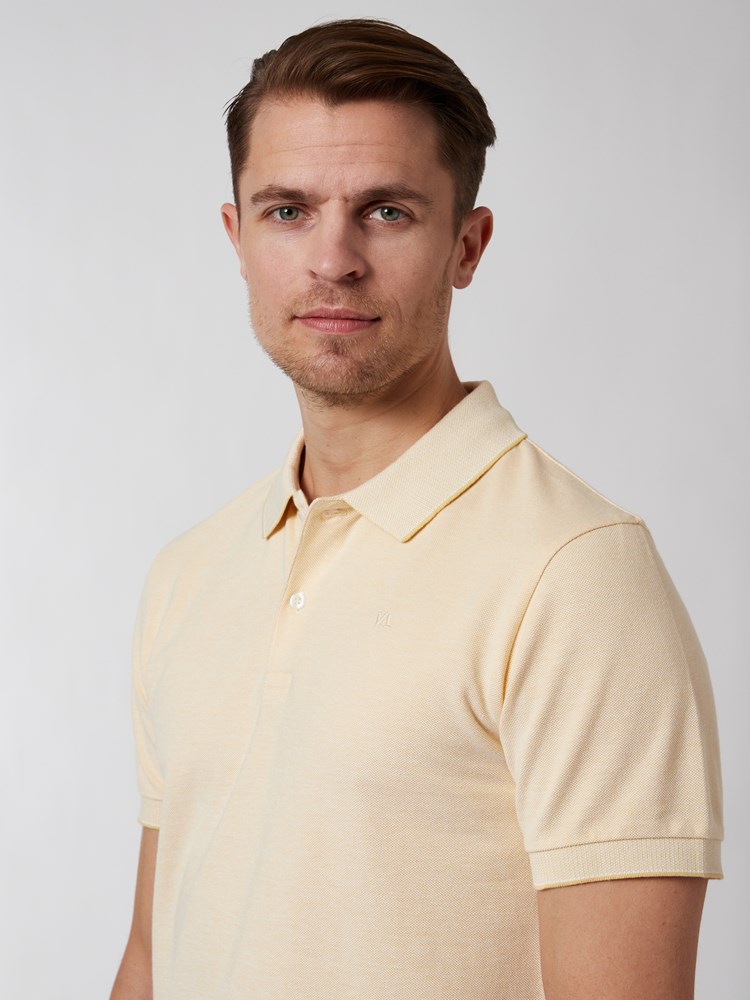 James pique 7250519_A8Q-VESB-H22-Modell-Front_chn=vic_8209.jpg_Front||Front