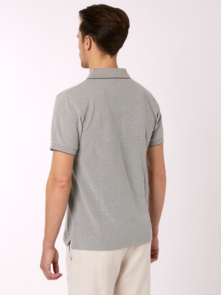 James pique 7250519_GTE-VESB-H22-Modell-Back_chn=vic_9332.jpg_Back||Back