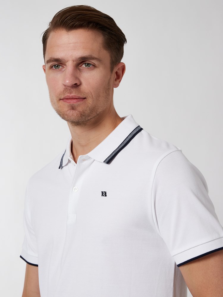 Bowen pique 7250521_O68-VESB-H22-Modell-Front_chn=vic_8007.jpg_Front||Front