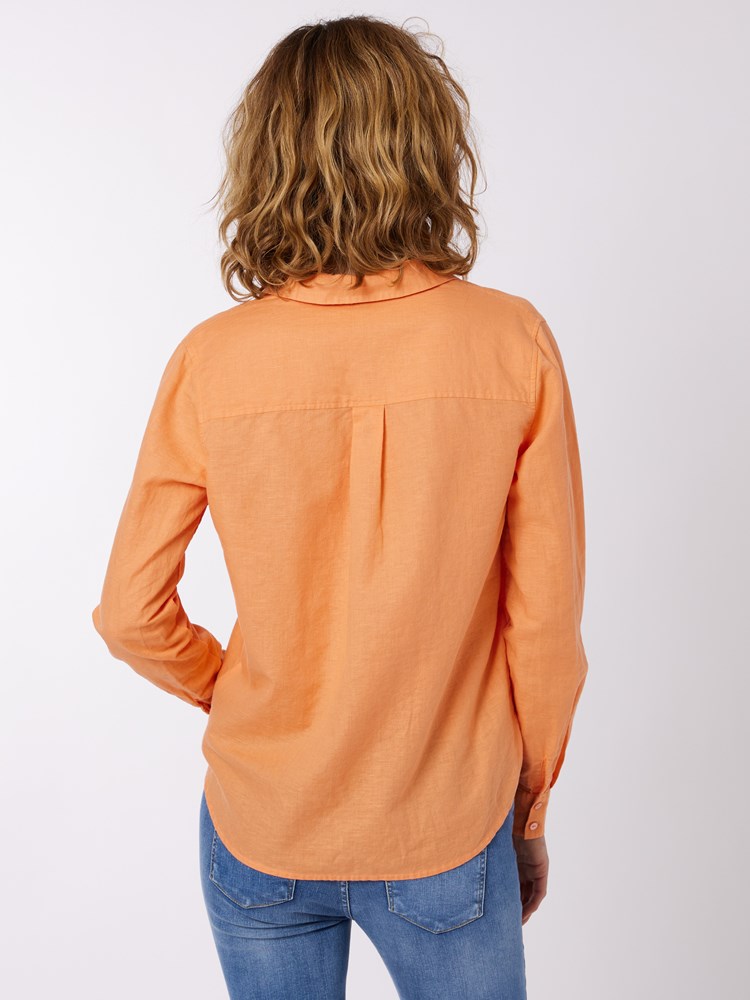 Lotte skjorte 7250523_MKV-MELL-H22-Modell-Back_chn=vic_1941_Lotte skjorte MKV 7250523.jpg_Back||Back