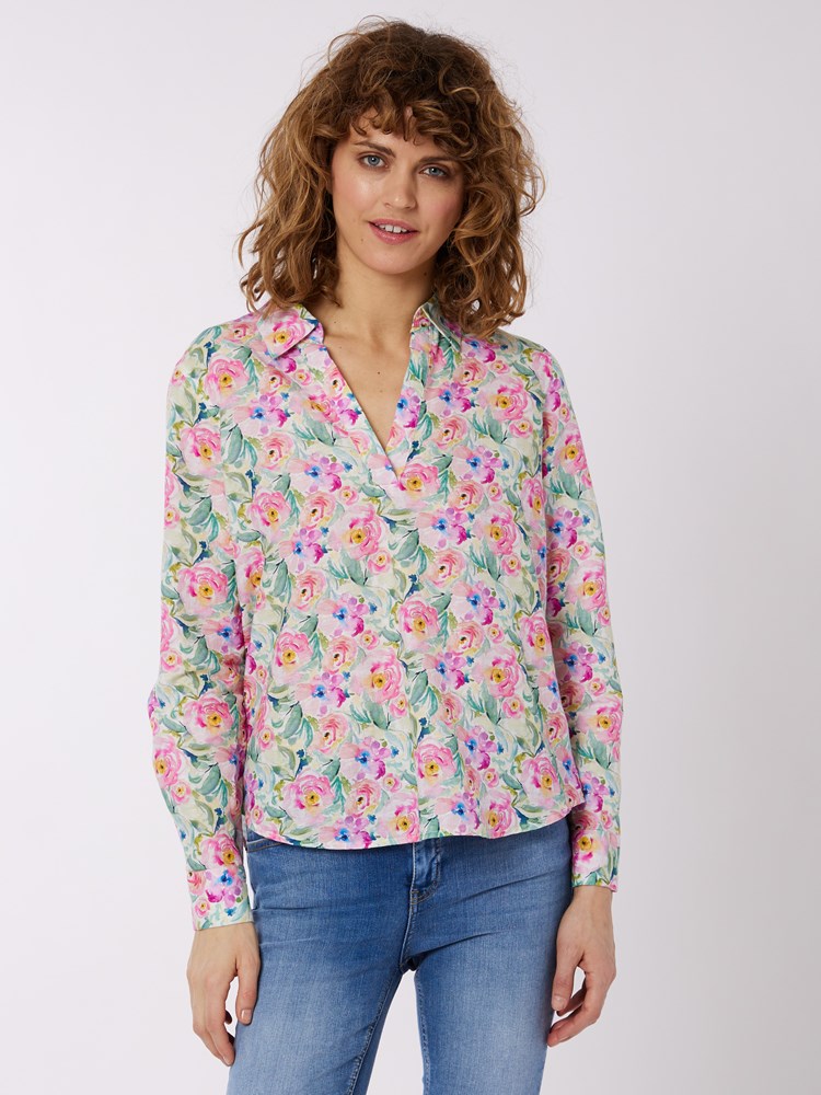 Lotte skjorte 7250523_MLW-MELL-H22-Modell-Front_chn=vic_9928_Lotte skjorte MLW 7250523.jpg_Front||Front