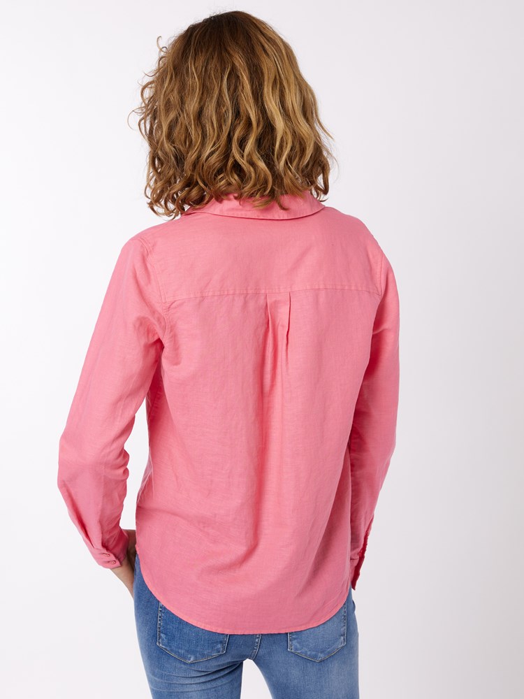 Lotte skjorte 7250523_MOB-MELL-H22-Modell-Back_chn=vic_9680_Lotte skjorte MOB 7250523.jpg_Back||Back