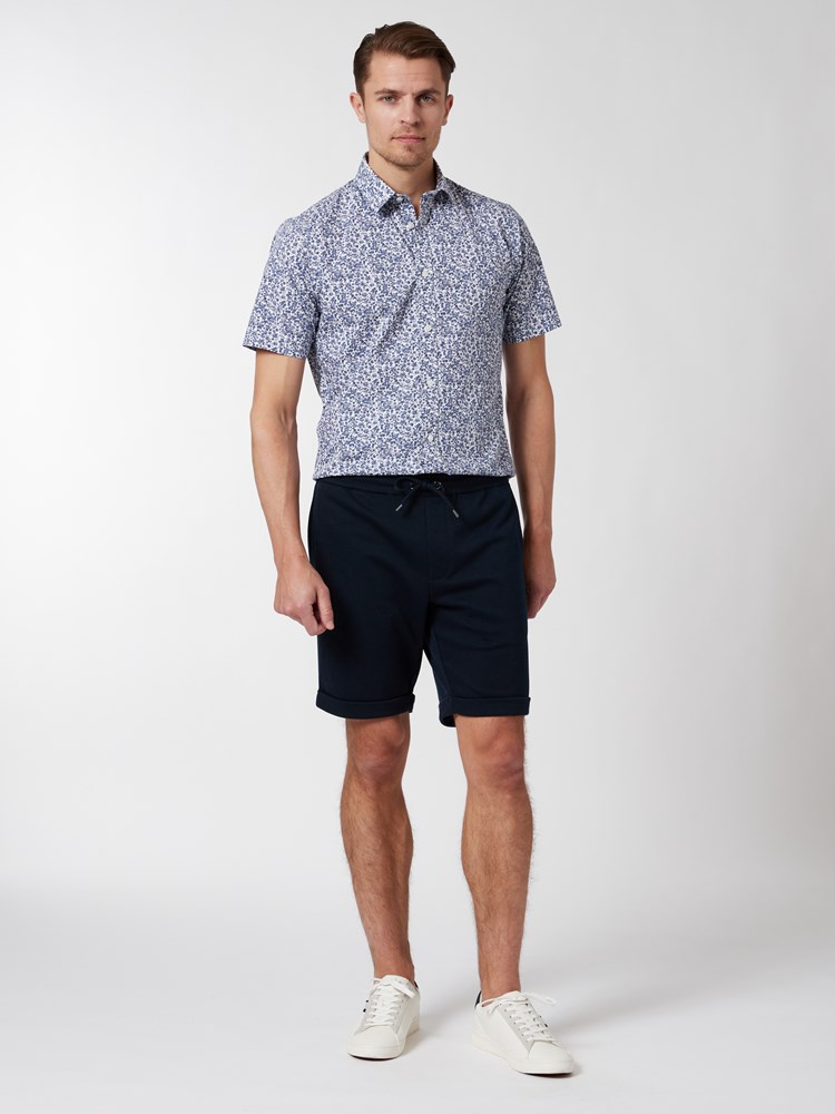 Colin shorts 7250530_EM6-VESB-H22-Modell-Front_chn=vic_9733_Colin shorts EM6 7250530.jpg_Front||Front