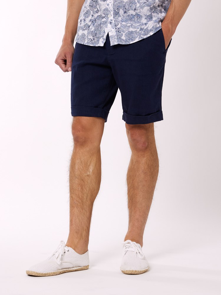 Carl linshorts 7250532_EM6-VESB-H22-Modell-Front_chn=vic_7662.jpg_Front||Front