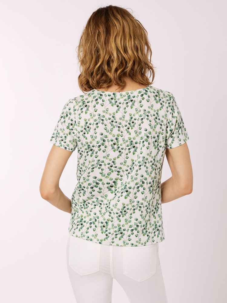Linnea lin t-skjorte 7250543_GMA-MELL-H22-Modell-Back_chn=vic_8322_Linnea lin t-skjorte GMA 7250543.jpg_Back||Back