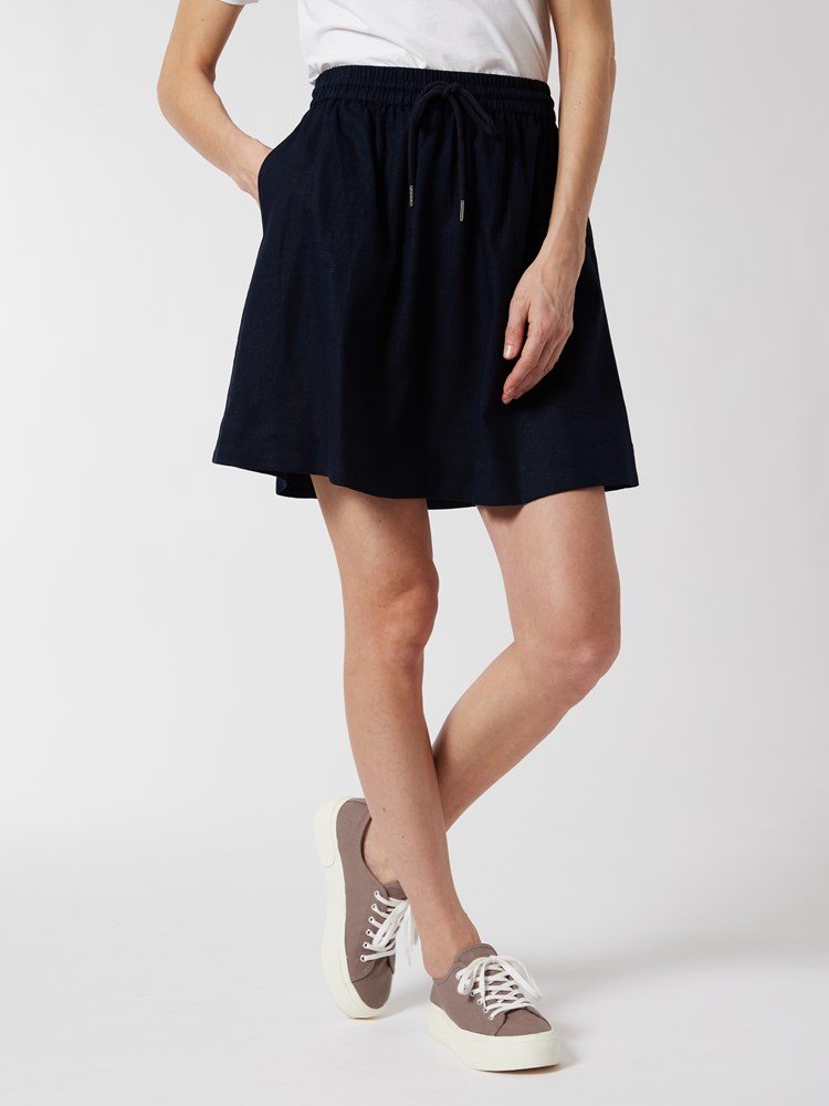 Mariella skjørt 7250569_EM6-MELL-H22-Modell-Front_chn=vic_2542_Mariella skjørt EM6_Mariella skjørt EM6 7250569.jpg_Front||Front