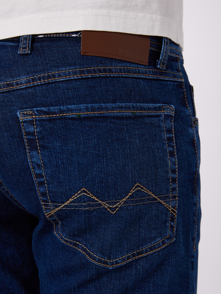 Arne 5 lommers jeans 7250573_400-MAC-NOS-Modell-Back_chn=vic_5040_Arne 5 lommers jeans 400.jpg_Back||Back