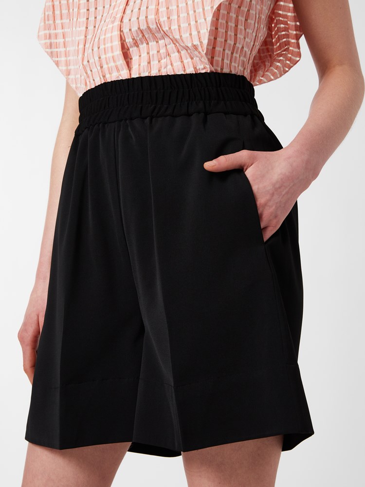 Jadia shorts 7250640_800-IN WEAR-S22-Modell-Front_chn=vic_3653_Jadia shorts 800_Jadia shorts 800 7250640.jpg_Front||Front