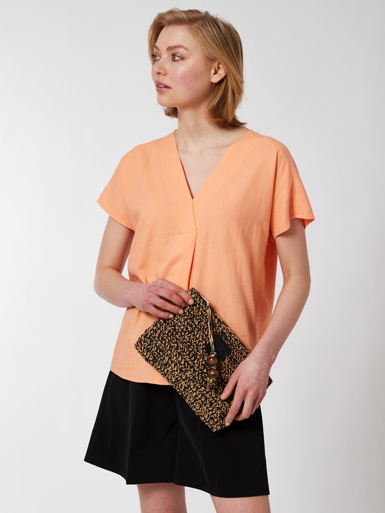 Isac clutch 7250676_AMG-IN WEAR-S22-Modell-Front_chn=vic_2510_ISAC CLUTCH AMG_Isac clutch AMG_Isac clutch AMG 7250676.jpg_Front||Front