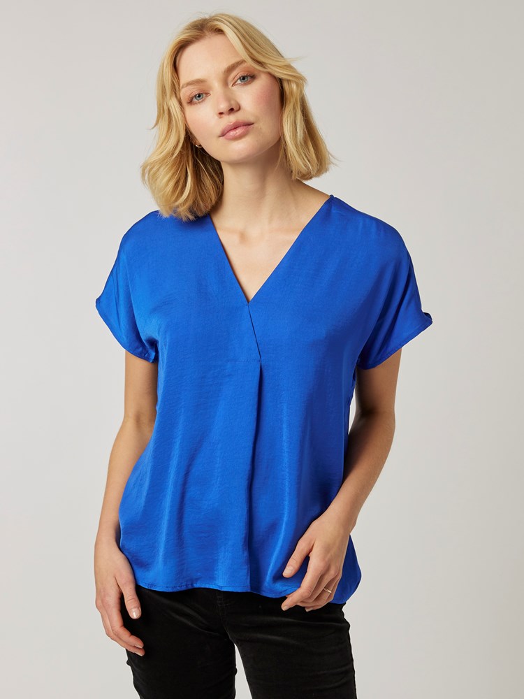 Rinda topp 7250792_EGE-IN WEAR-A22-Modell-Front_chn=vic_9568_Rinda topp EGE 7250792.jpg_Front||Front