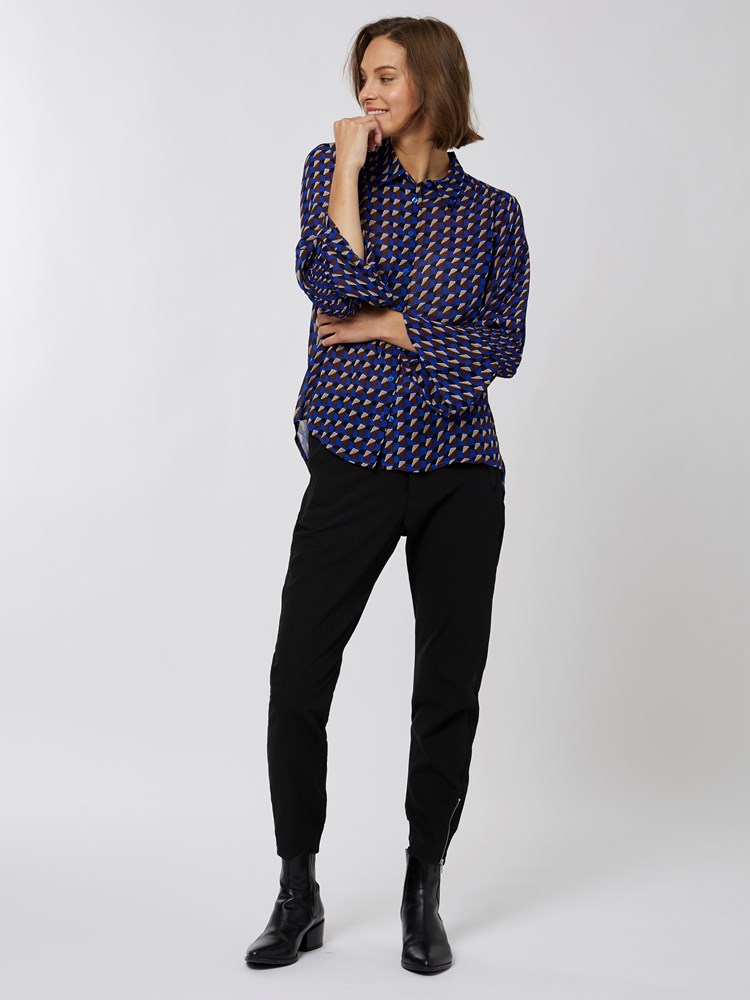 Rianna skjorte 7250793_EGT-IN WEAR-A22-Modell-Front_chn=vic_3832_Rianna skjorte EGT_Rianna skjorte EGT 7250793.jpg_Front||Front