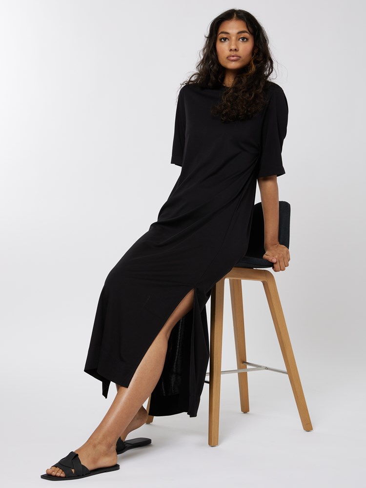 Josie kjole 7250795_CAB-IN WEAR-A22-Modell-Front_chn=vic_7028_Josie kjole CAB 7250795.jpg_Front||Front