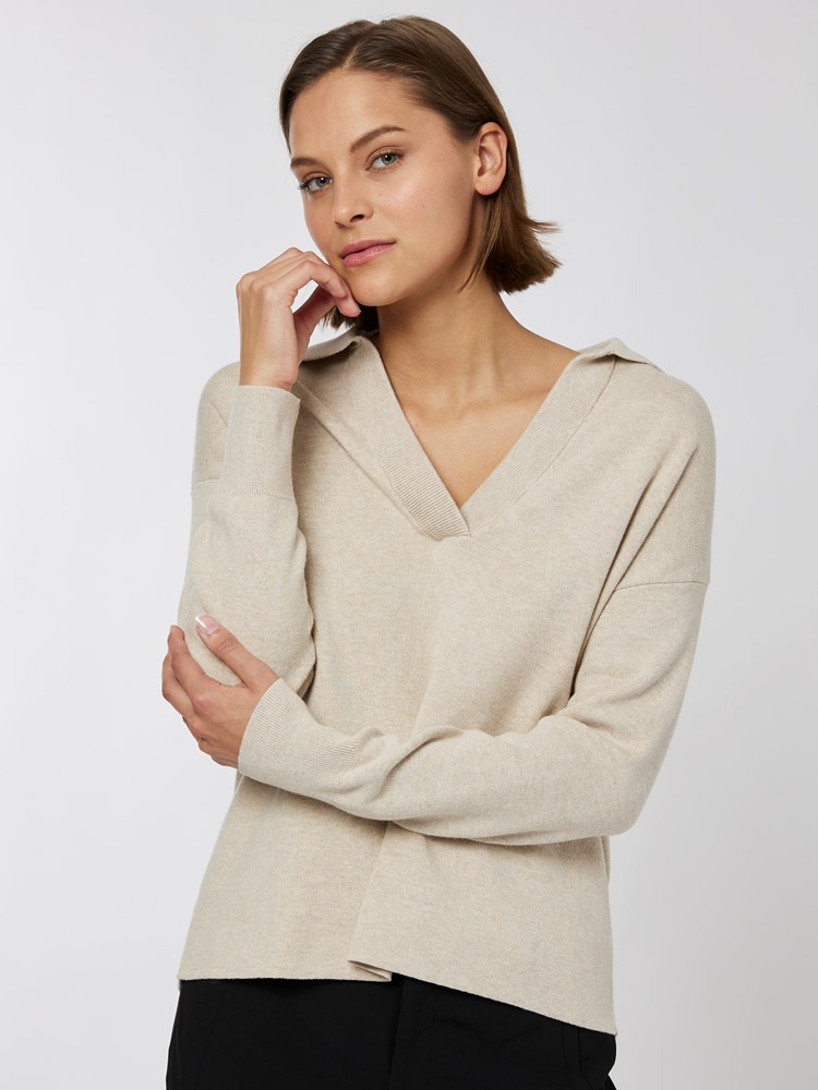 Jumo polo pullover 7251039_AMA-IN WEAR-A22-Modell-Front_chn=vic_4930_Jumo polo pullover AMA 7251039.jpg_Front||Front