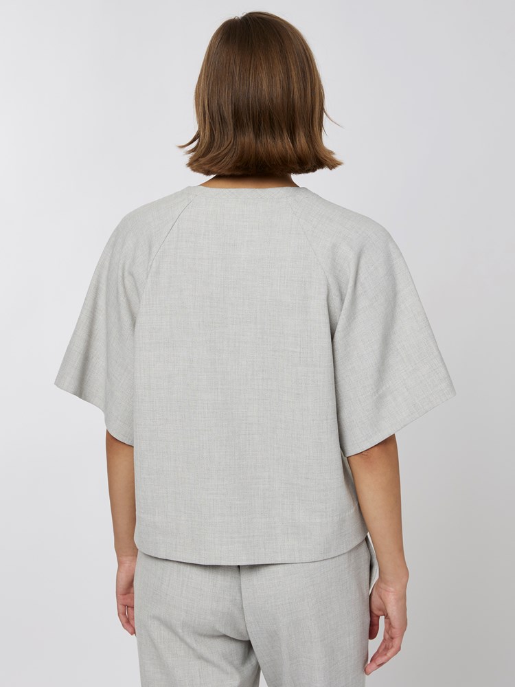Wadina topp 7251044_IEI-IN WEAR-A22-Modell-Back_chn=vic_1751_Wadina topp IEI 7251044.jpg_Back||Back