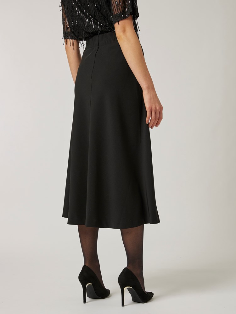 Ilma skjørt 7251185_CAB-IN WEAR-W22-Modell-Back_chn=vic_9548_Ilma skjørt CAB 7251185.jpg_Back||Back