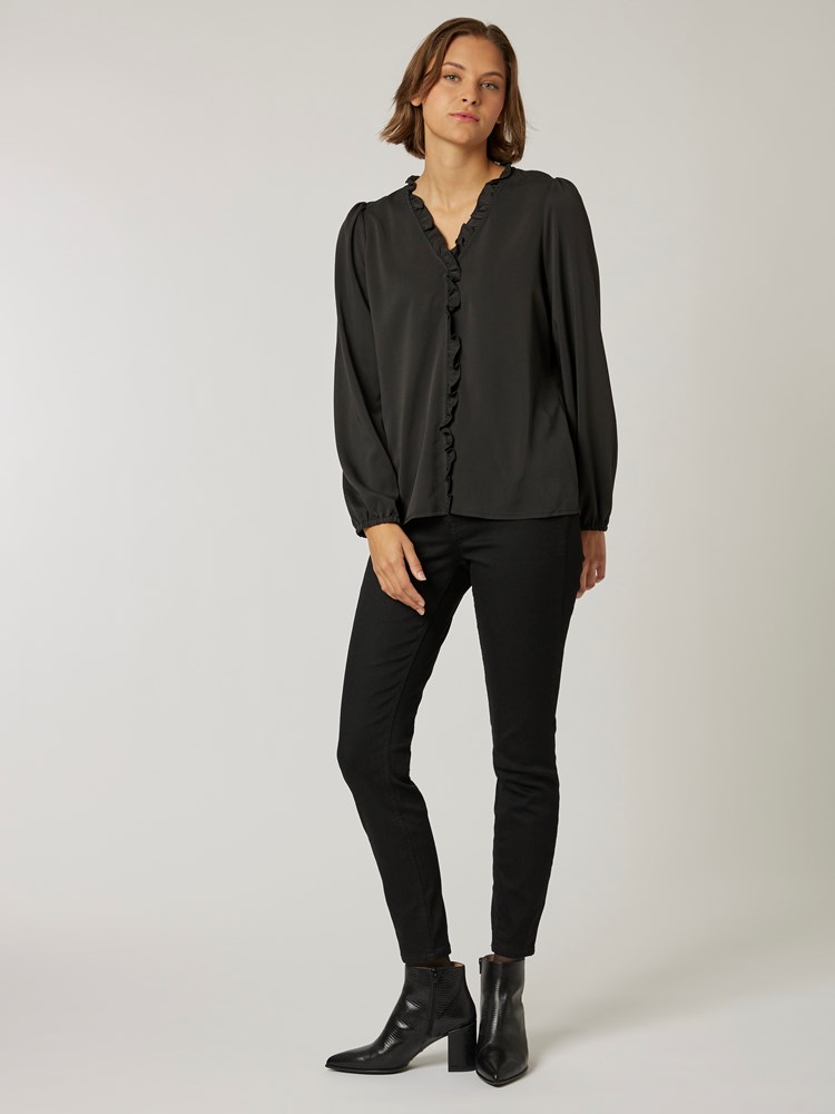 Veronika bluse 7251211_CAB-RICCO VERO-W22-details_chn=vic_1685_Veronika bluse CAB 7251211.jpg_
