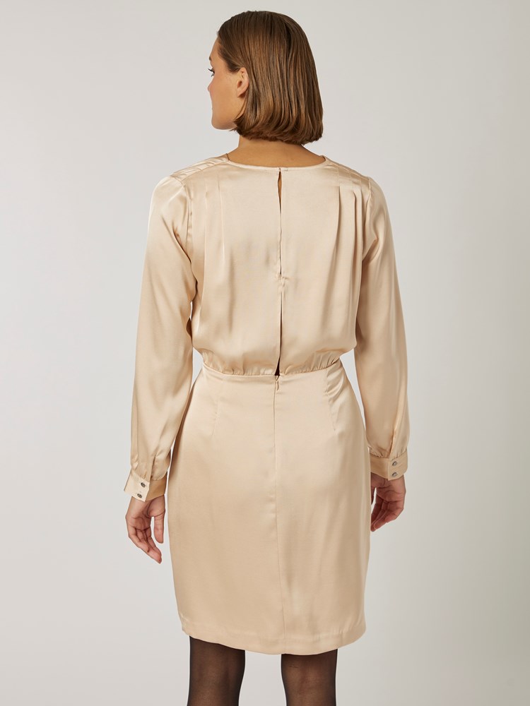 Lara kjole 7251213_A9N-RICCO VERO-W22-Modell-Back_chn=vic_6462_Lara kjole A9N 7251213.jpg_Back||Back