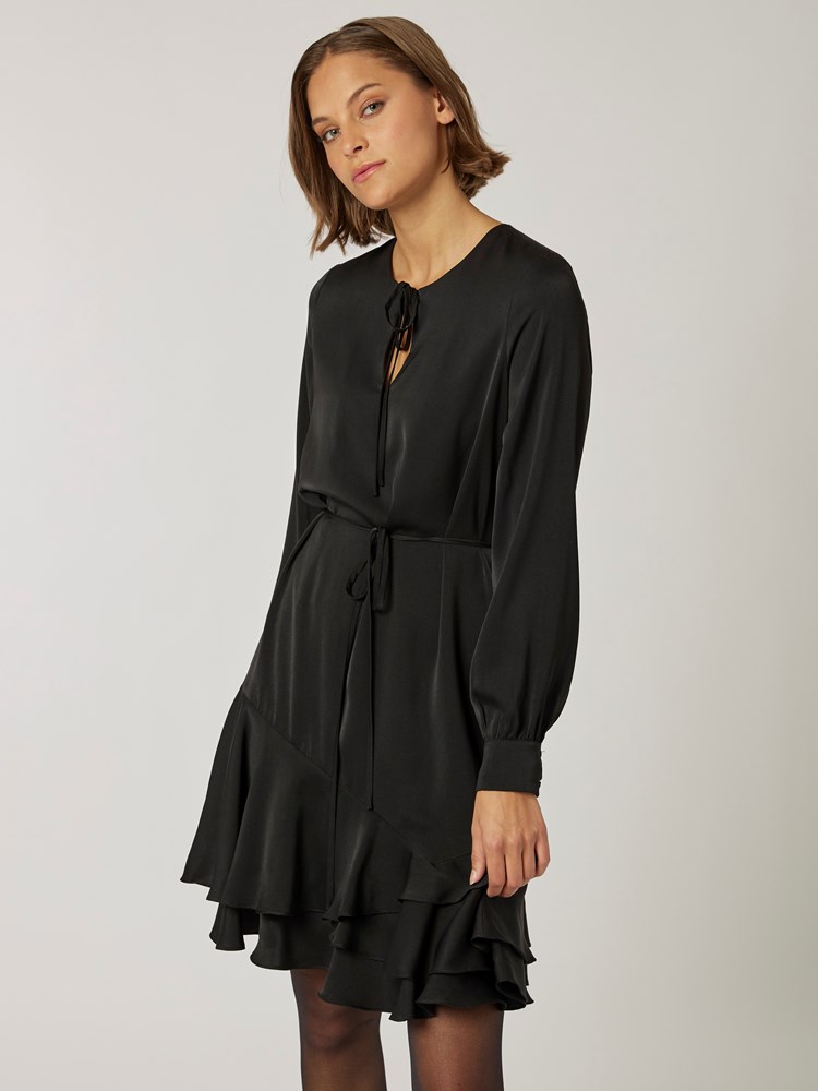 Wilma kjole 7251214_CAB-RICCO VERO-W22-Modell-Front_chn=vic_8511_Wilma kjole CAB 7251214.jpg_Front||Front